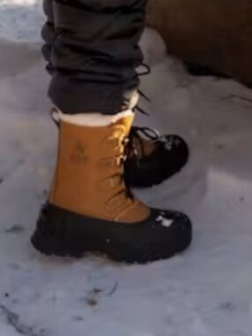Kamik Size US 6 Albert Waterproof PAC Boot Nubuck Leather Upper Rubber Lowe